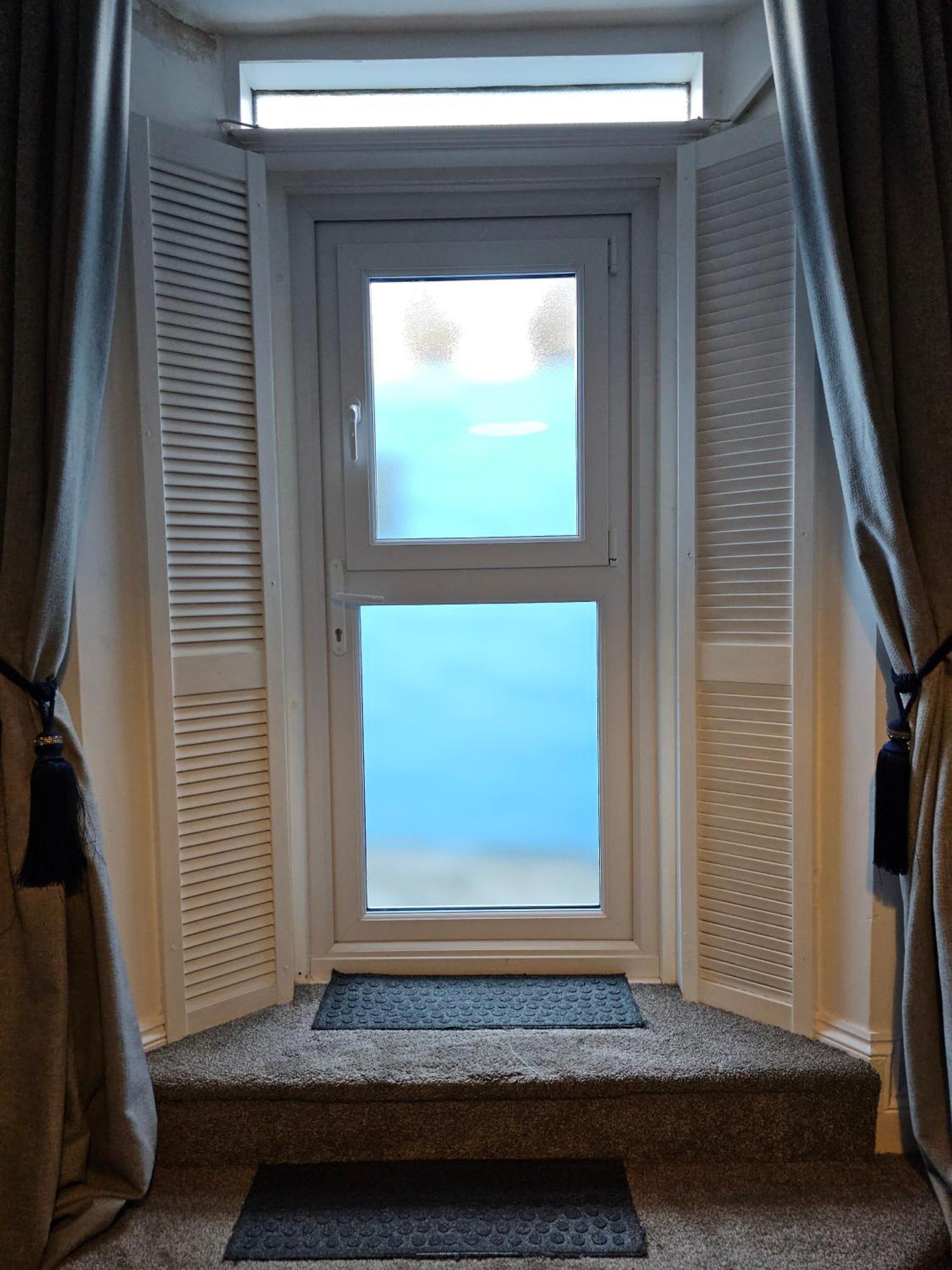 Beachcomber B&B Tenby Exterior photo
