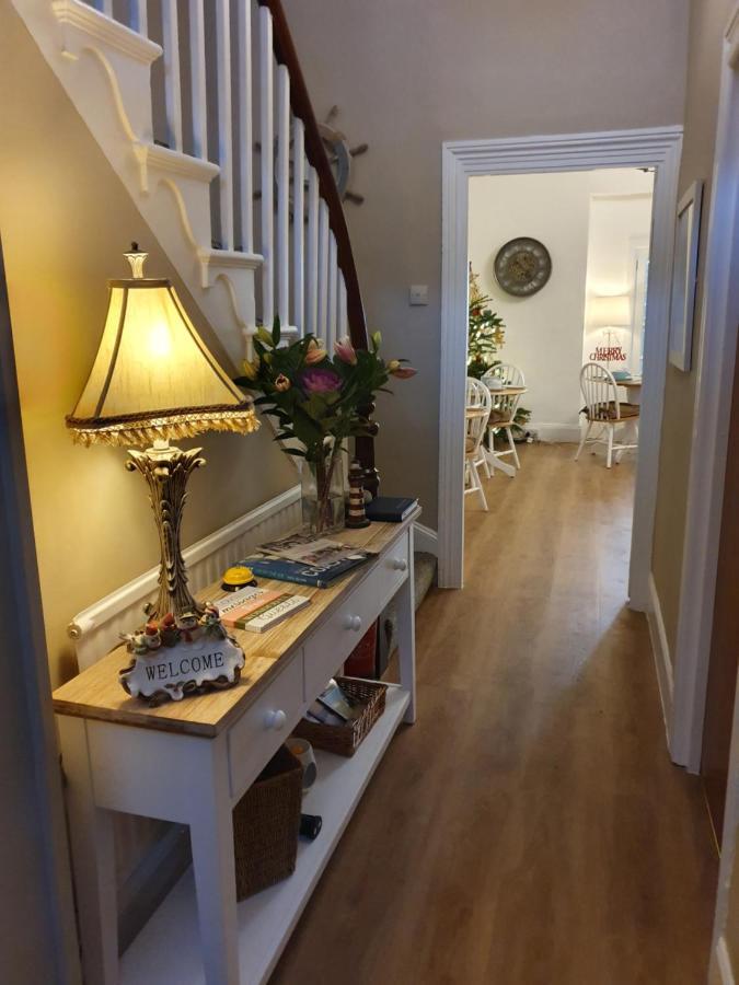 Beachcomber B&B Tenby Exterior photo